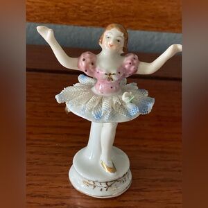 Vintage Porcelain Ballerina Figurine With Lace Skirt Occupied Japan 4”
